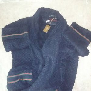 Authentic Gucci robe New/no belt